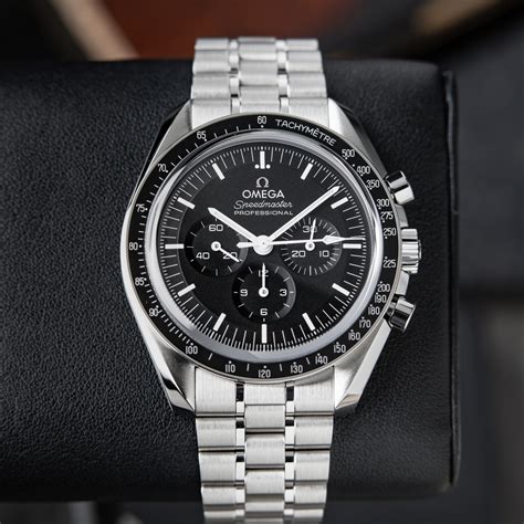 omega 3861 moonwatch